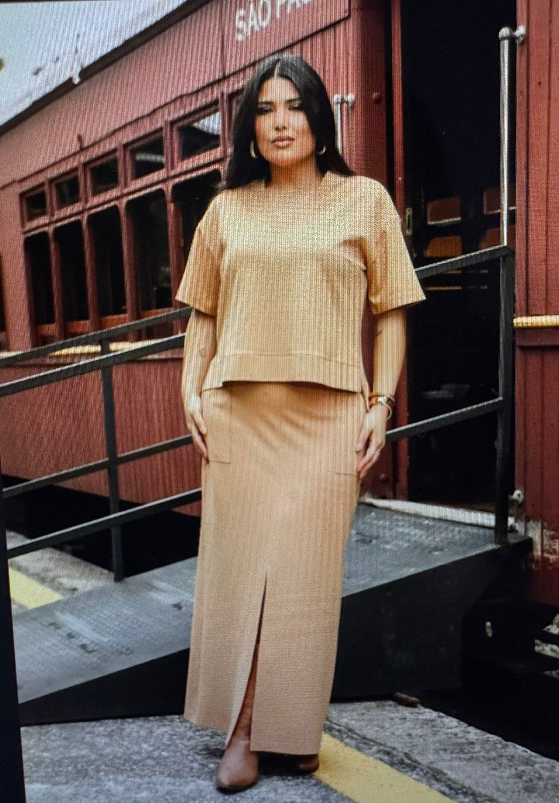 Conj Saia Longa Com Blusa Decote V