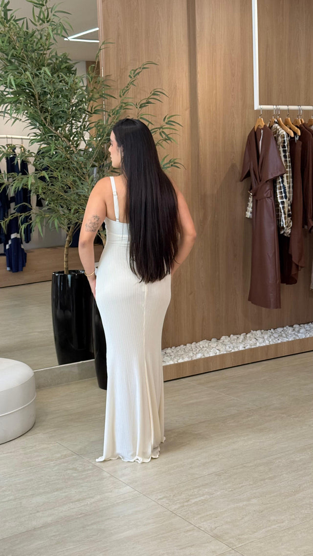 Vestido Longo Liso C/Recortes