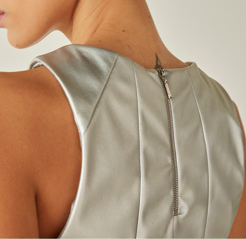 Blusa Couro Prata